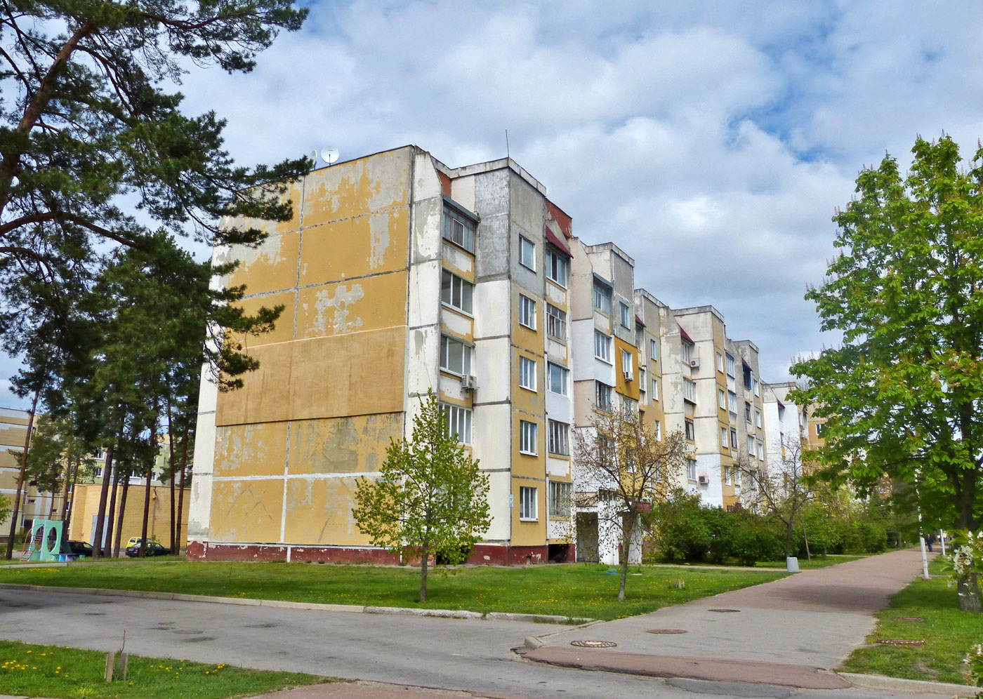 Славутич, Квартал Киевский, 2