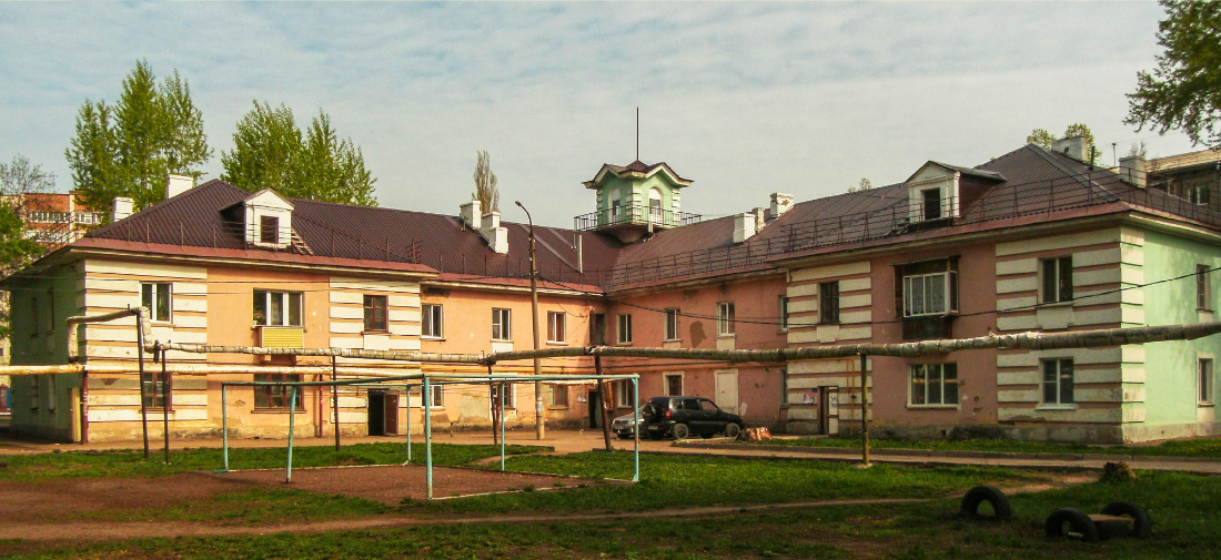 Уфа, Улица Левитана, 13 / Таллинская улица, 5