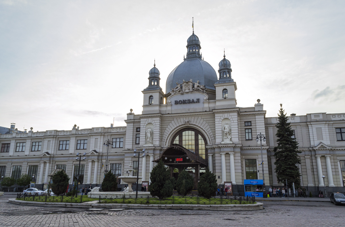 Львов, Дворцовая площадь, 1 Львов, Дворцовая площадь, 1