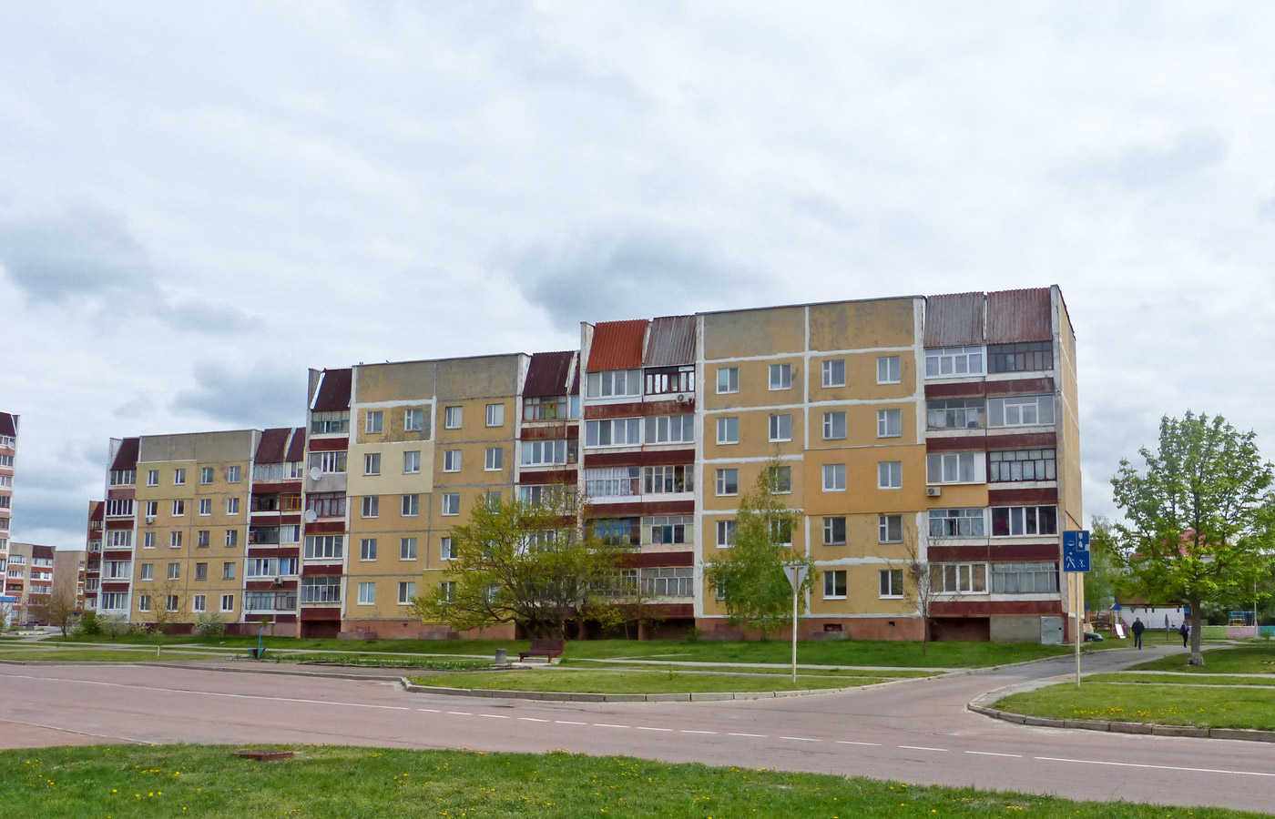 Славутич, Квартал Добрынинский, 3