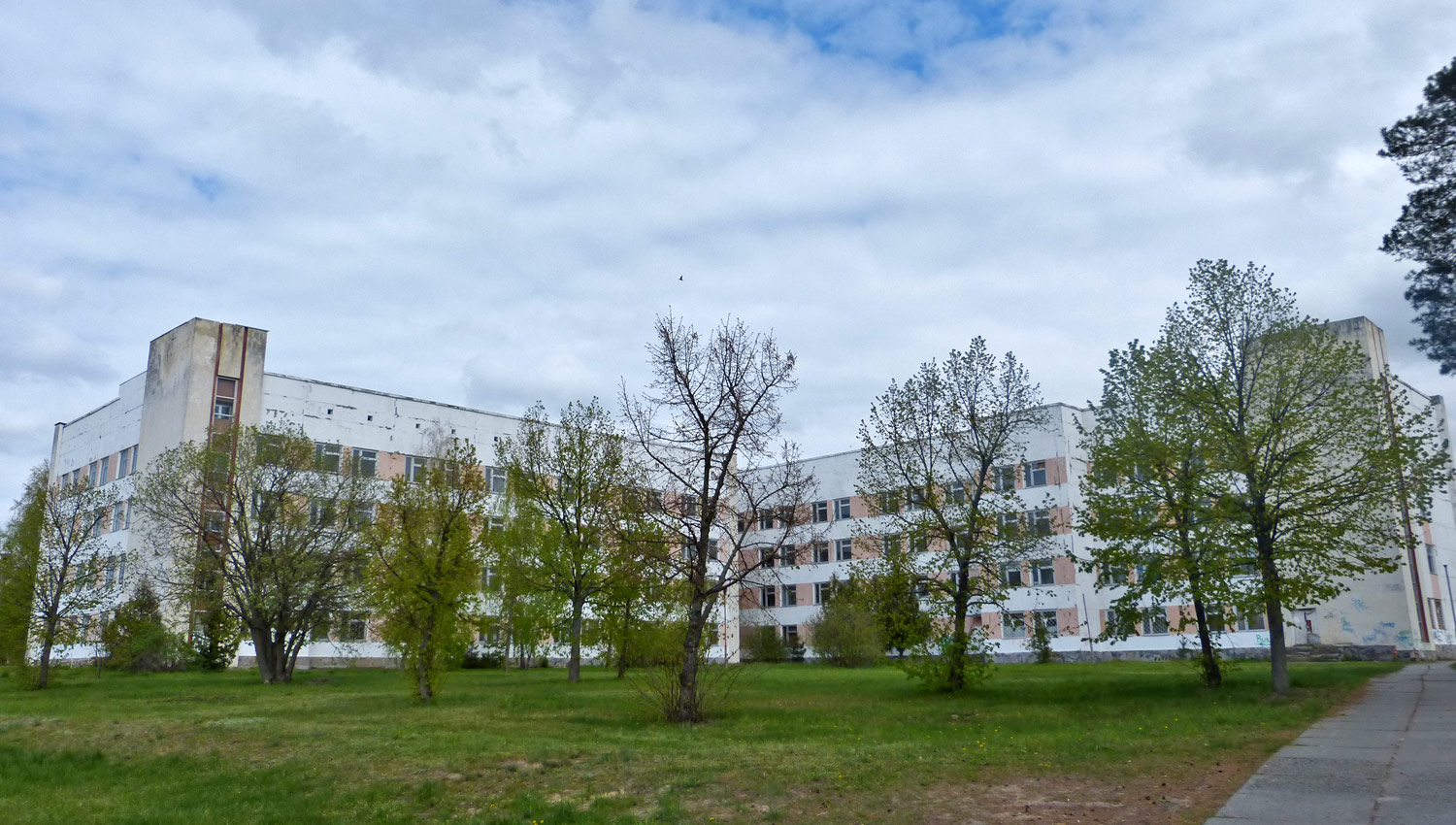 Славутич, Улица 77-й Гвардейской Дивизии, 5