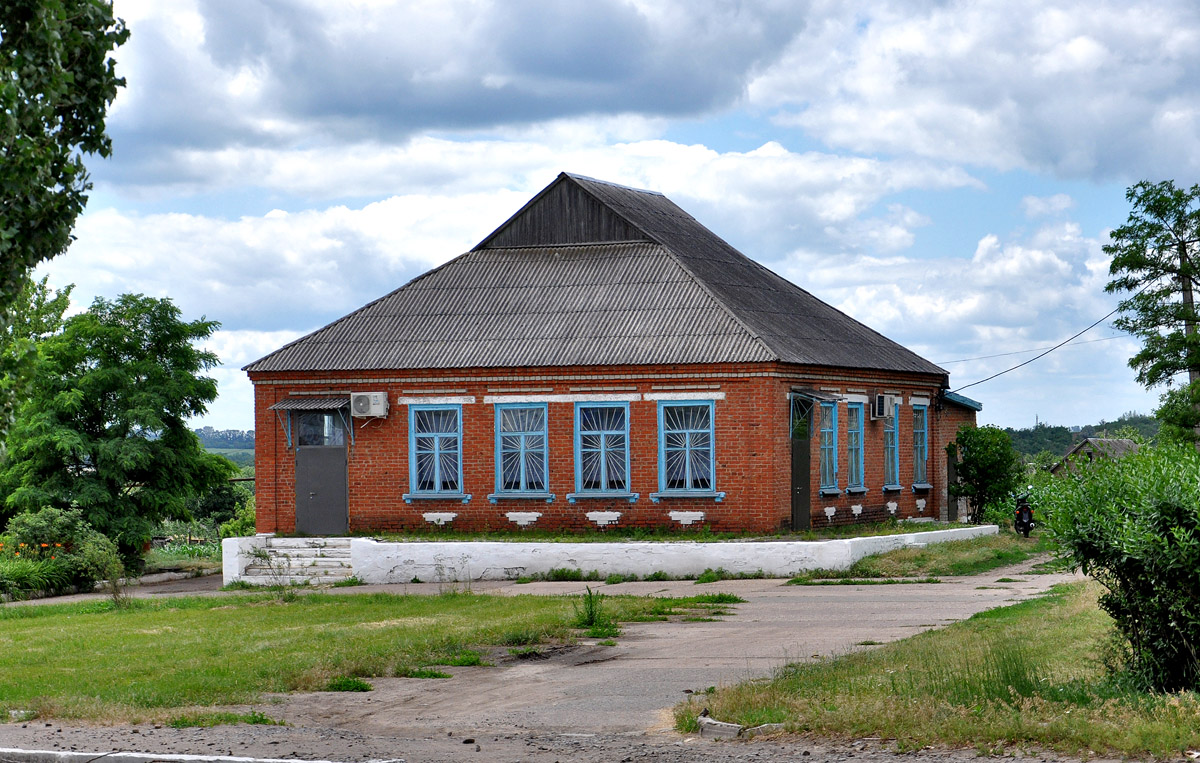 Ізюмський район, інші н.п., с. Бугаевка, площадь Центральная, 2