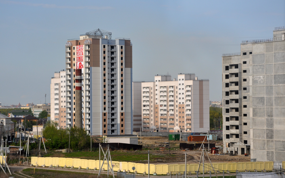 Омск, Улица Леонида Маслова, 2; Улица 12 Декабря, 1 корп. 1