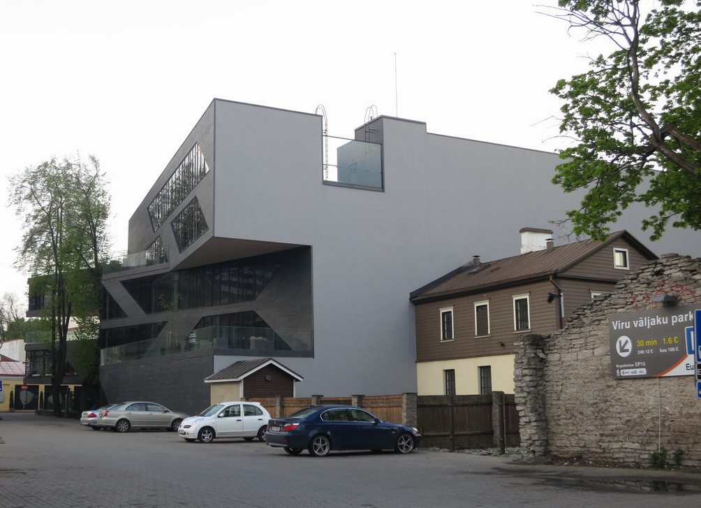 Таллин, Aia, 4 / Vana-Viru, 13