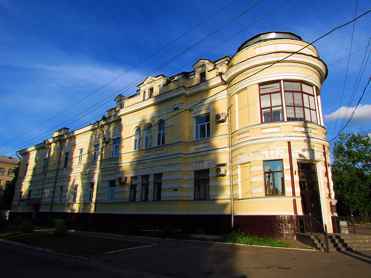 Харьков, Проспект Героев Харькова, 145 / улица леси украинки, 2