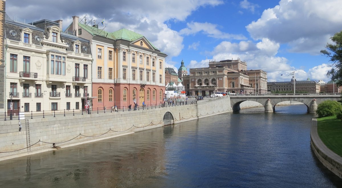 Стокгольм, Gustav Adolfs torg, 1 / Strömgatan, 16; Gustav Adolfs torg, 2