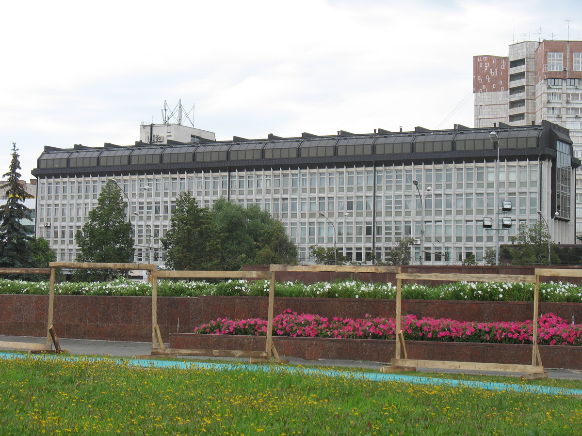 Пермь, Улица Ленина, 68 / Улица Попова, 17
