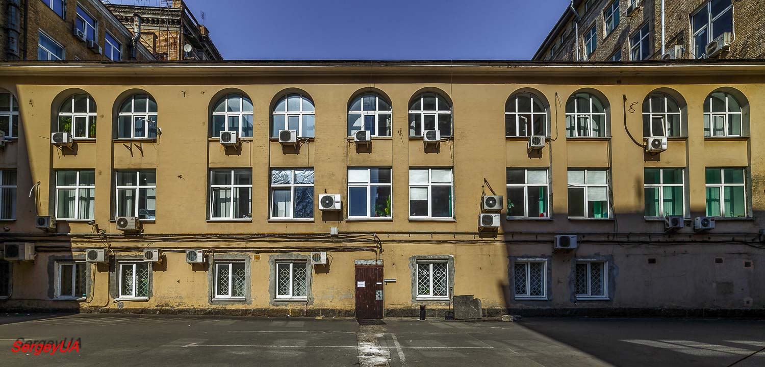 Киев, Улица Крещатик, 32