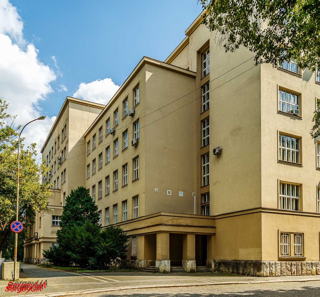 Ужгород, Народная площадь, 4