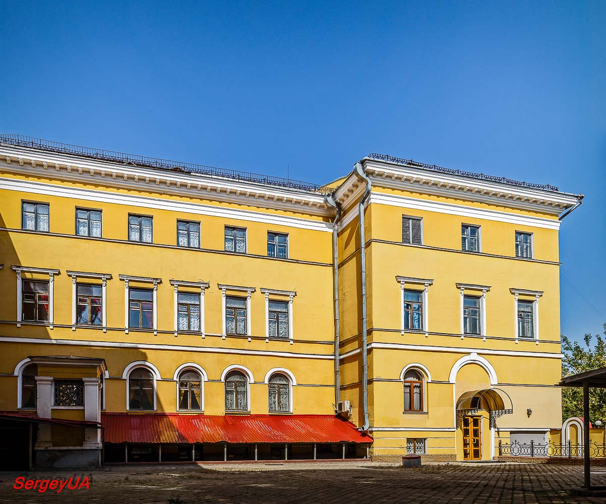 Киев, Институтская улица, 1