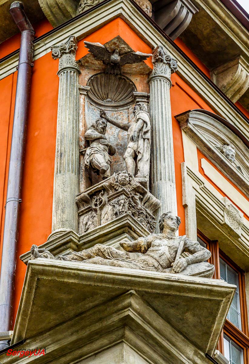 Львов, Площадь Рынок, 23