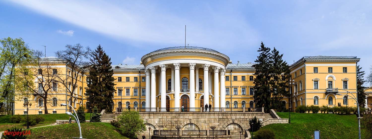 Киев, Институтская улица, 1
