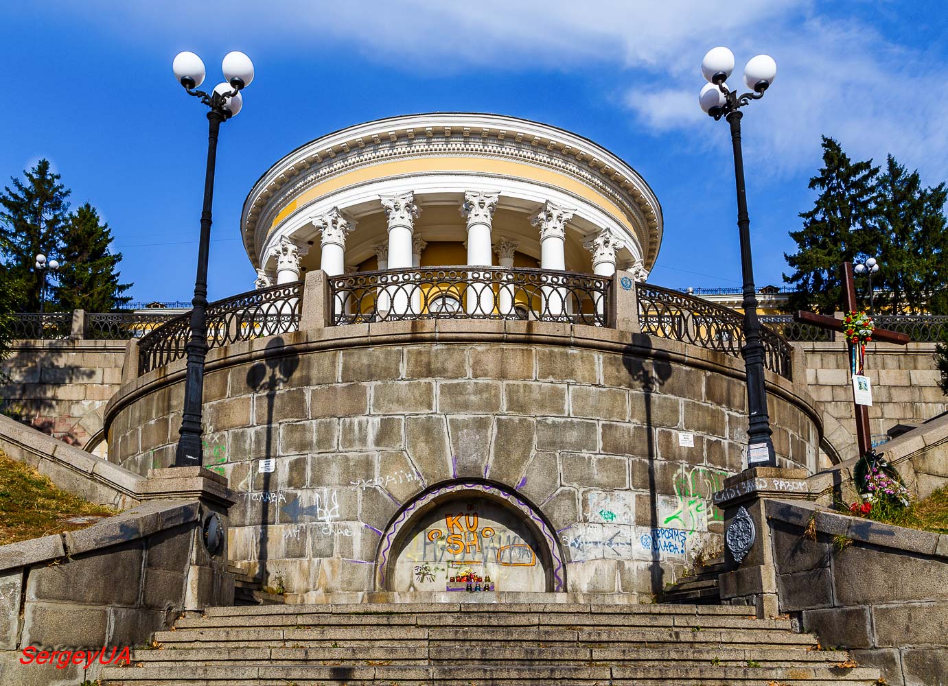 Киев, Институтская улица, 1