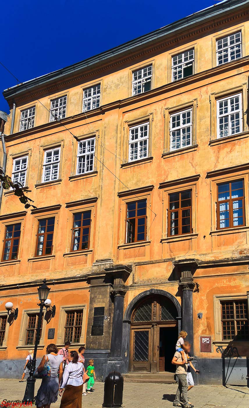 Lviv, Площадь Рынок, 9