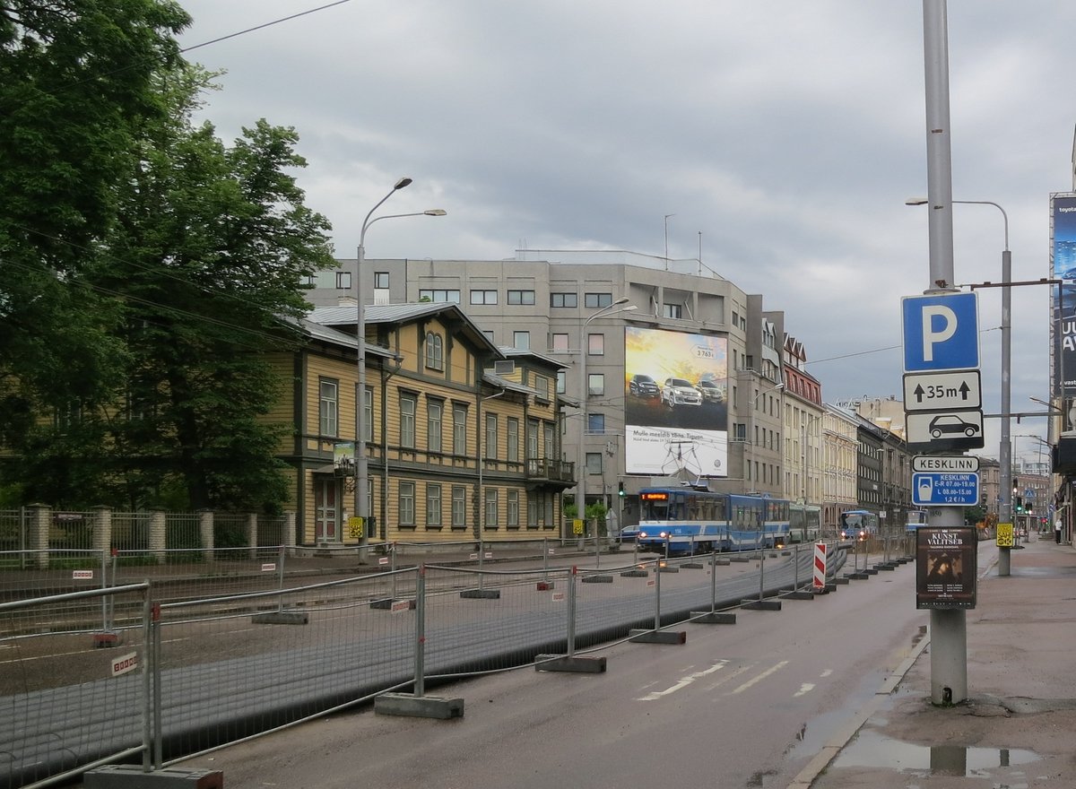Таллин, Friedrich Reinhold Kreutzwaldi, 1 / Narva maantee, 26; Narva maantee, 24