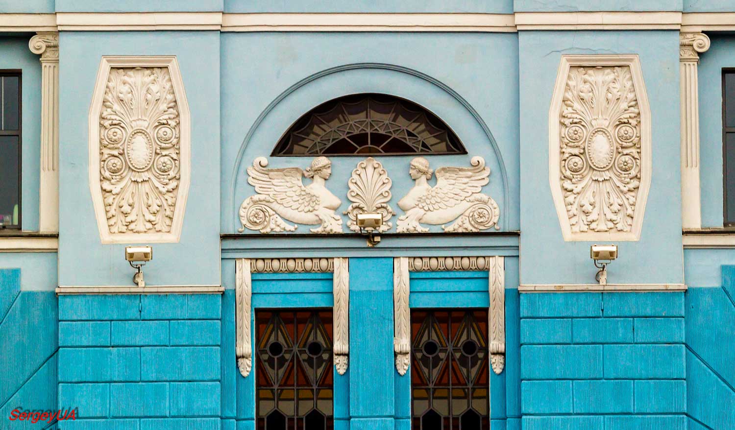 Киев, Контрактовая площадь, 2А