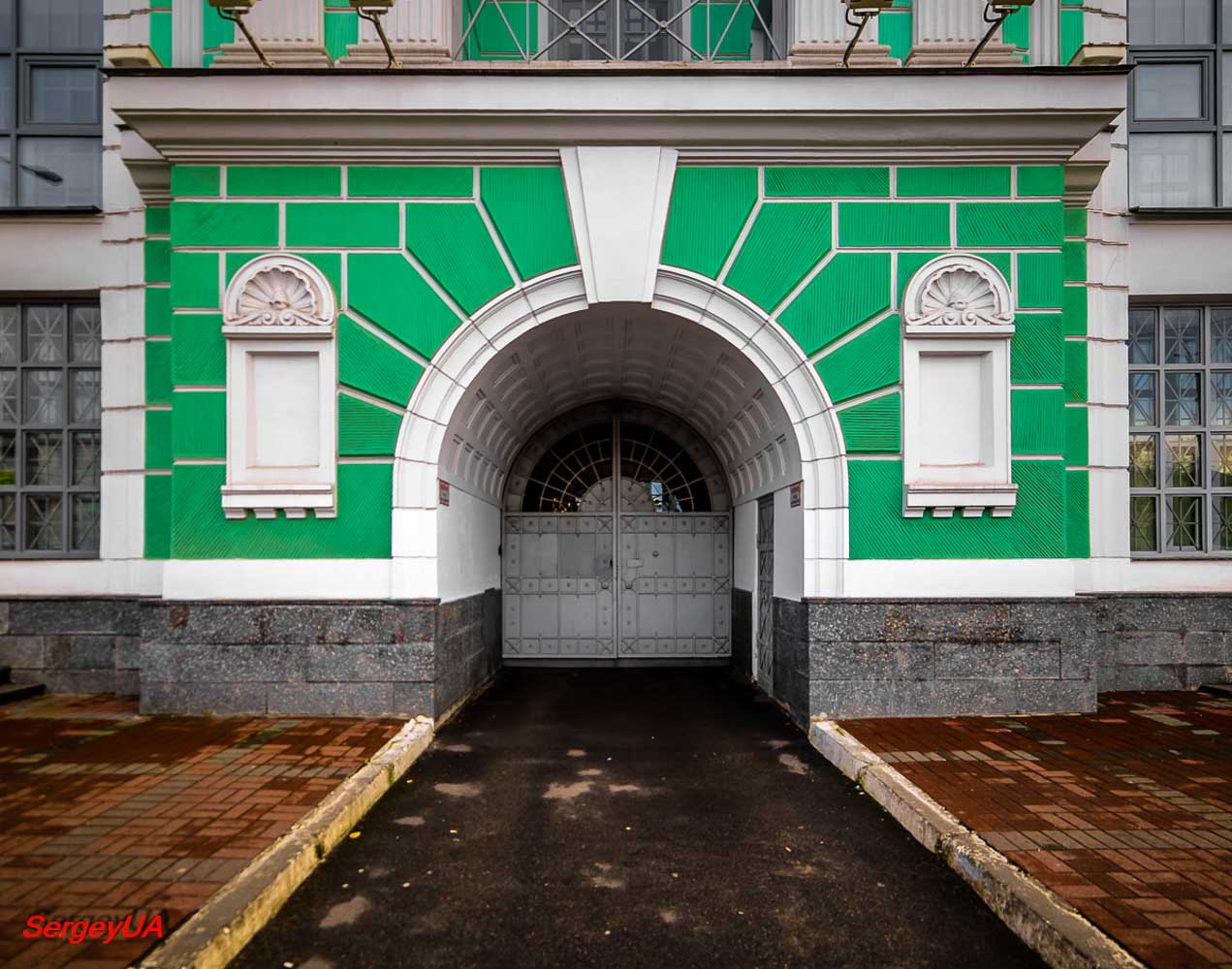 Kyiv, Контрактовая площадь, 2А
