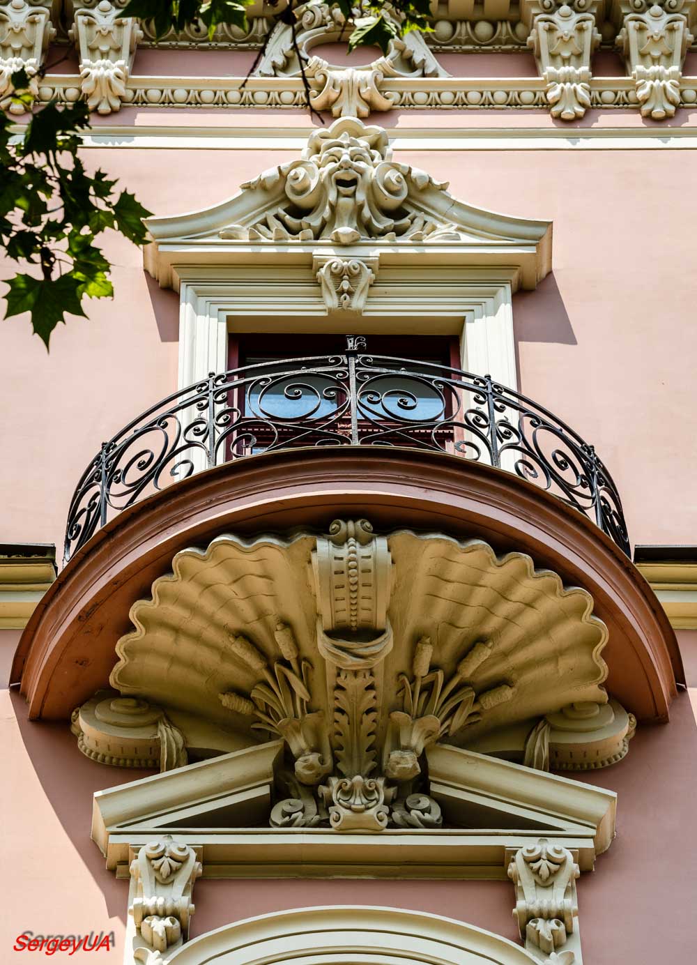 Odesa, Пушкінська вулиця, 15 / вулиця буніна, 14