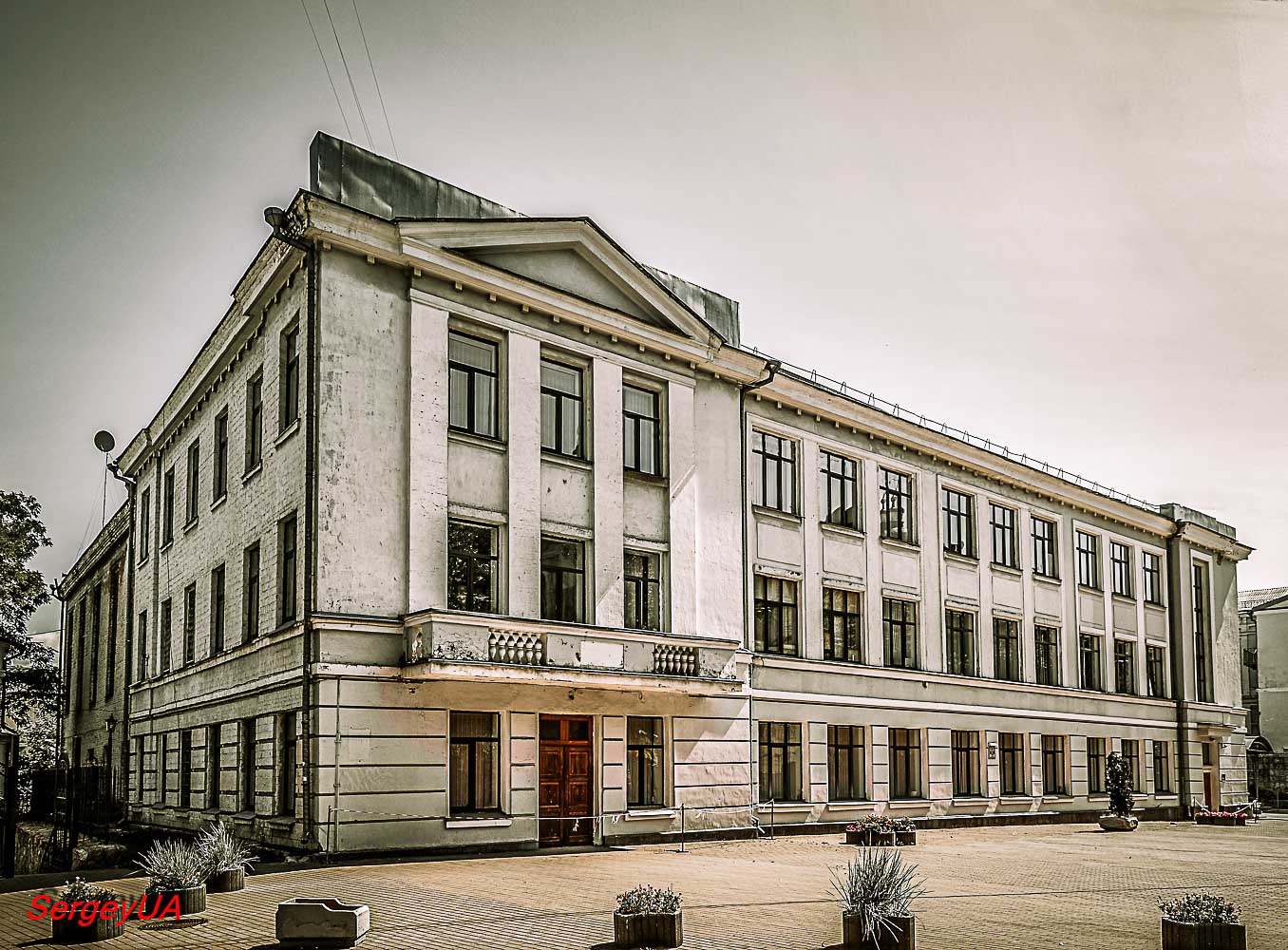 Киев, Покровская улица, 8