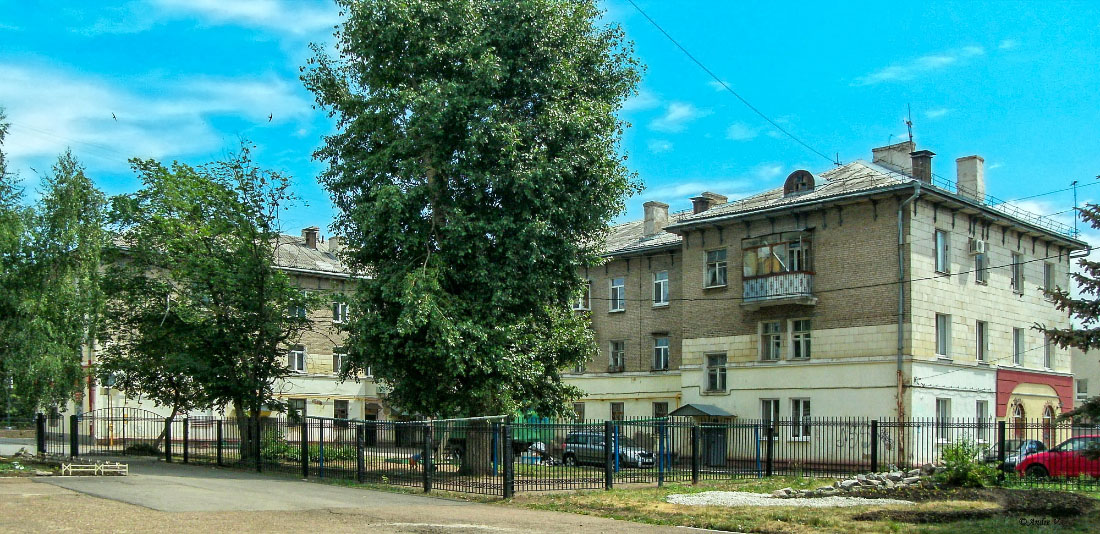 Уфа, Улица Левитана, 8 / Улица Ухтомского, 7
