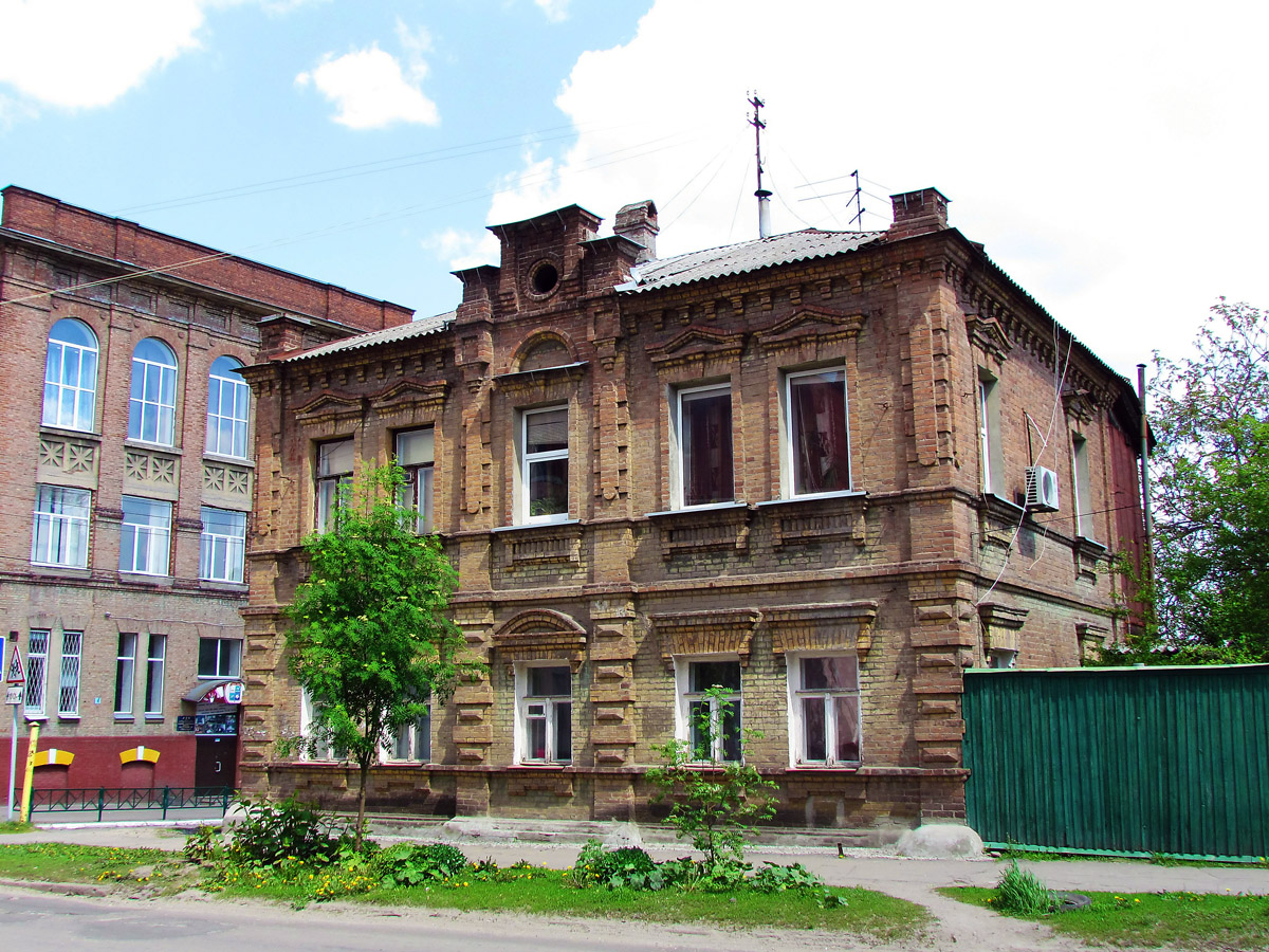 Харьков, Ильинская улица, 35 / Улица Петра Кандаурова, 6