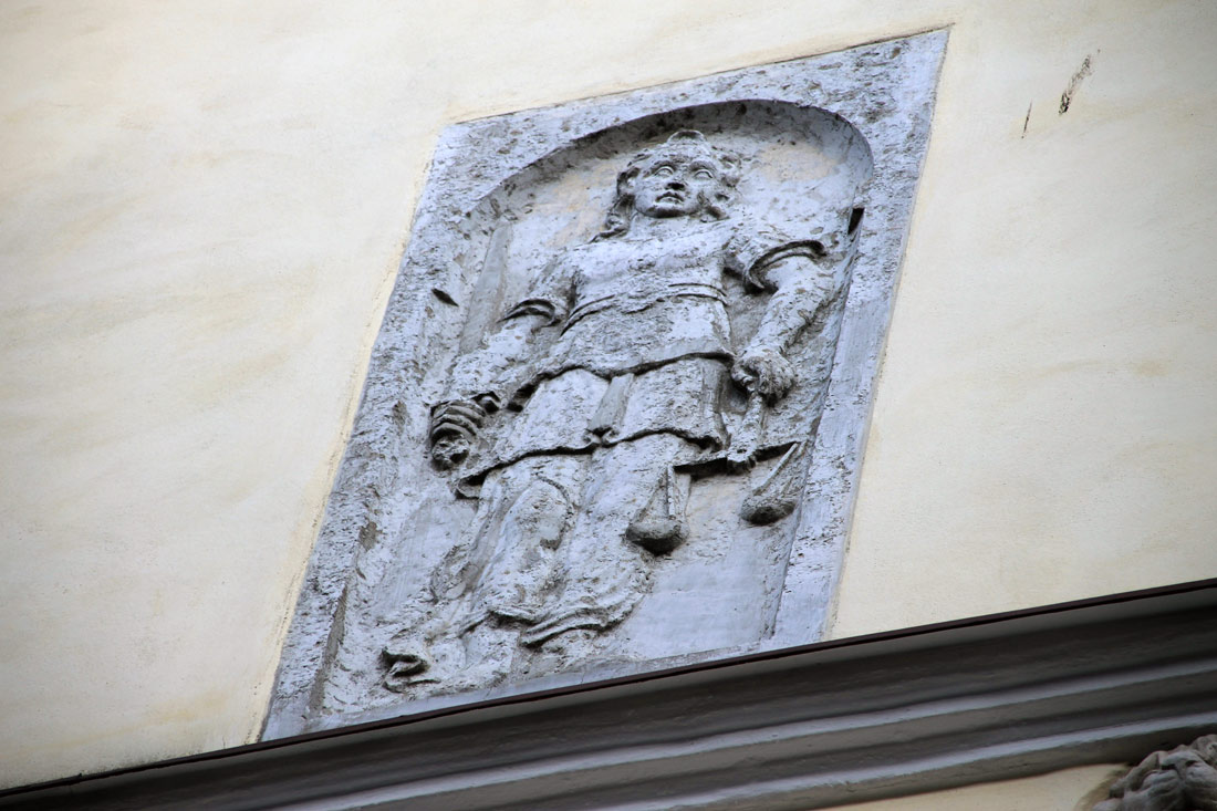 Таллин, Pikk, 26 / Pühavaimu, 9