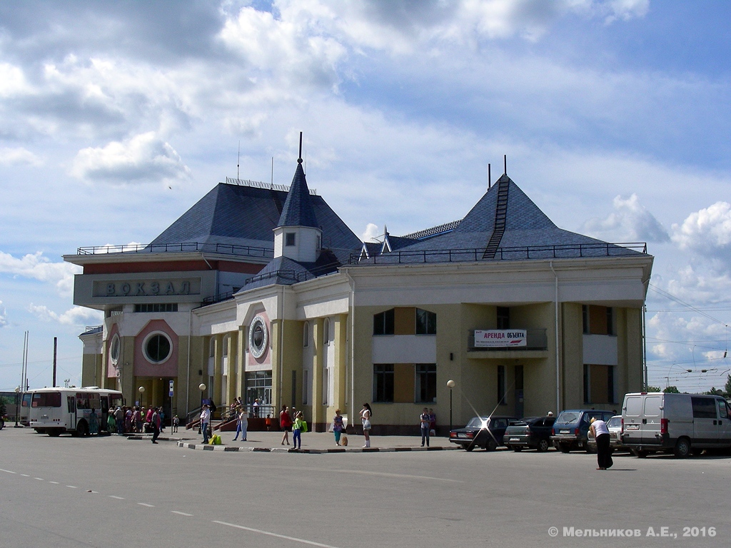 Семёнов, Привокзальная площадь, 1