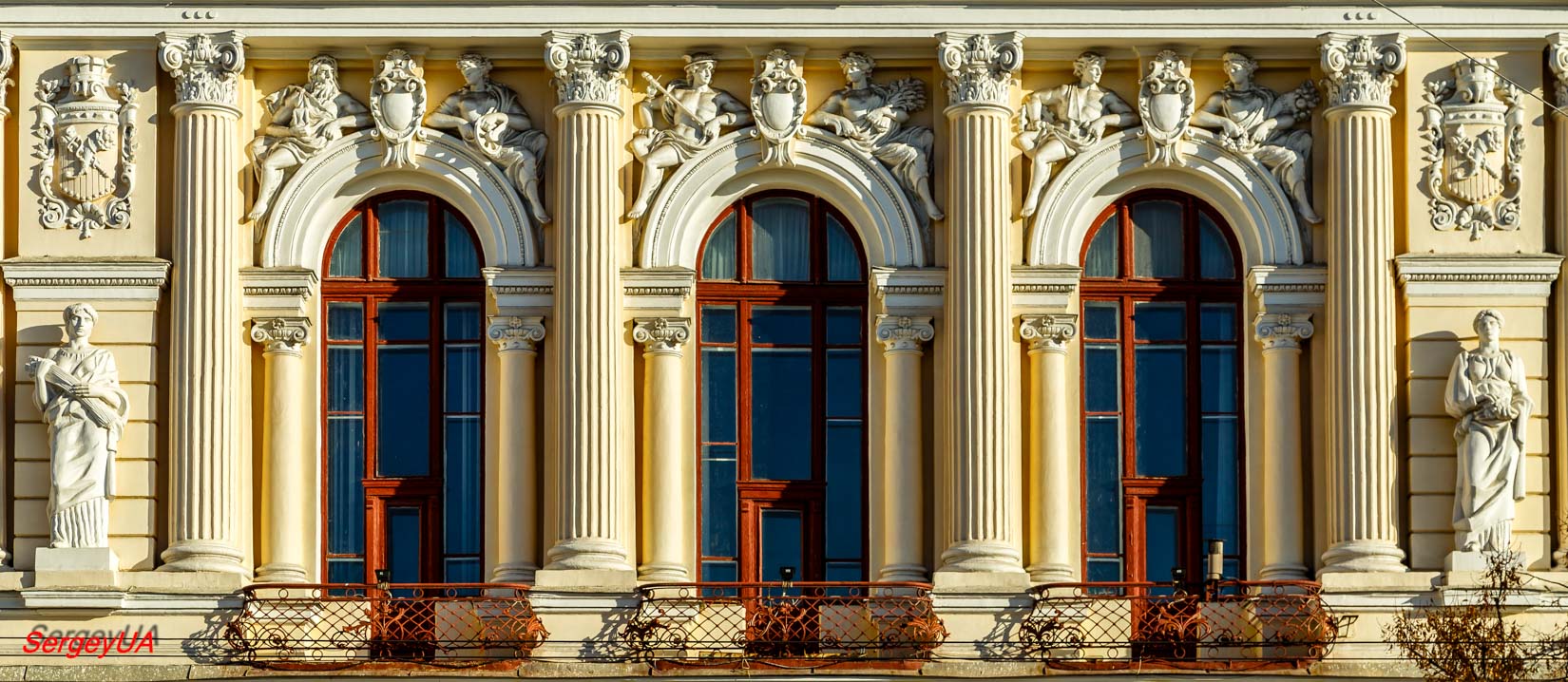 Харьков, Площадь Конституции, 28