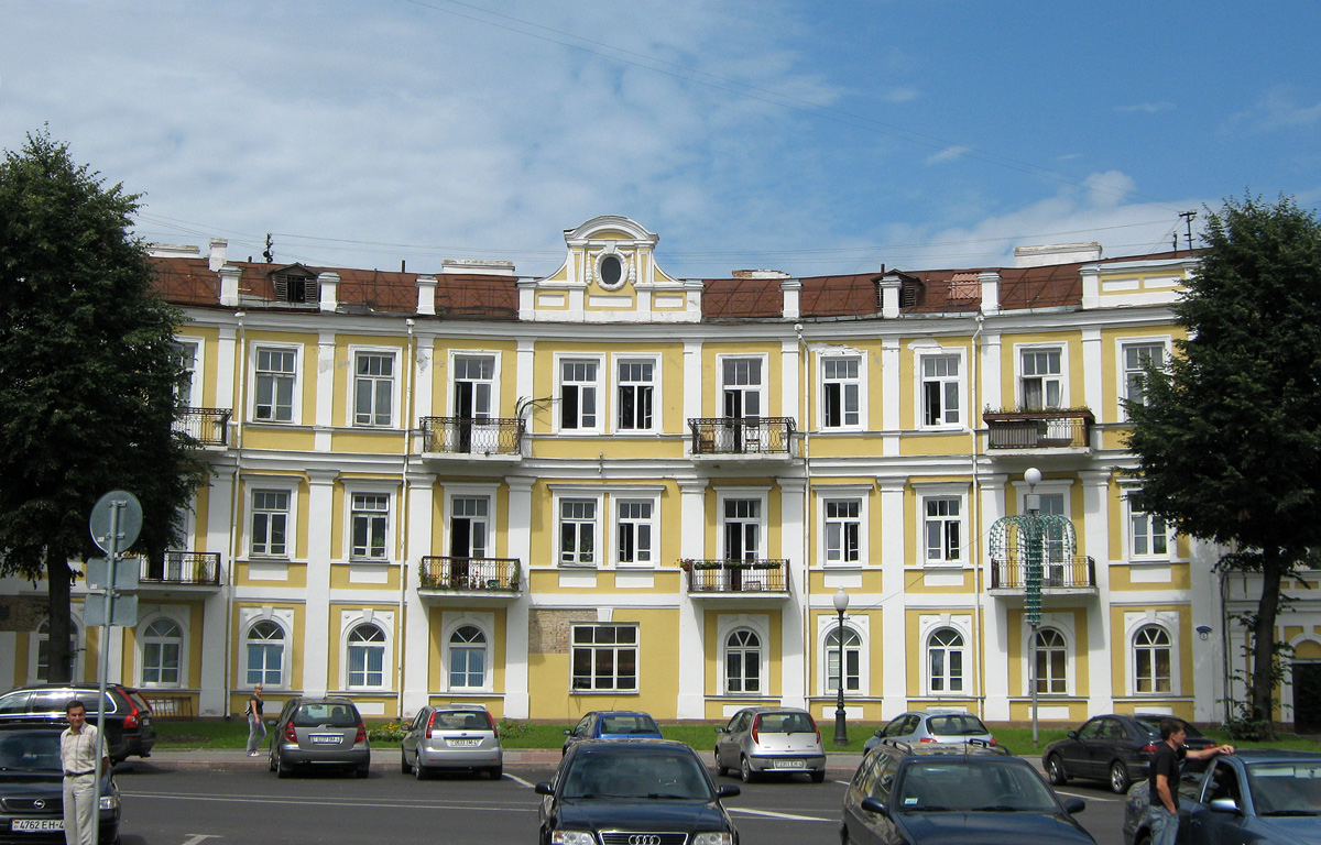 Гродно, Площадь Антония Тызенгауза, 4