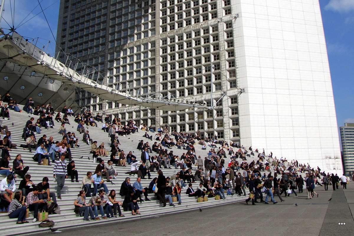 Пюто, Parvis de la Défense, 1