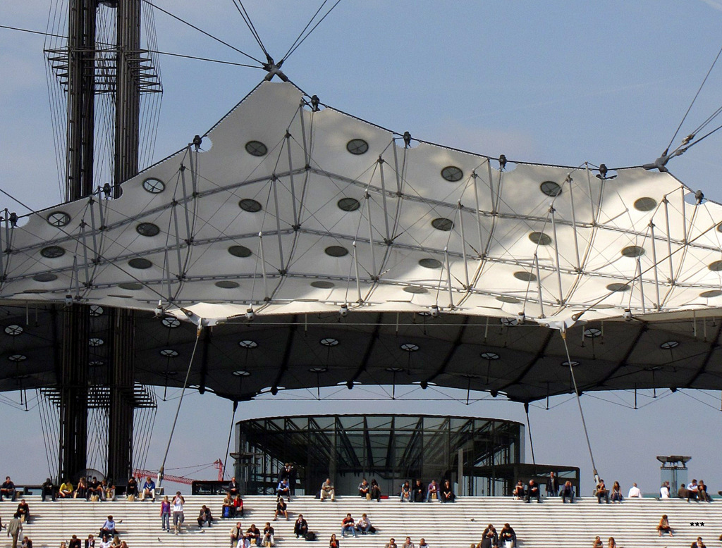 Пюто, Parvis de la Défense, 1