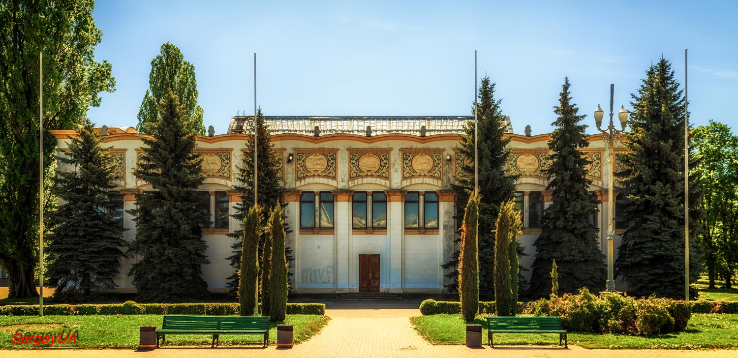 Киев, Проспект Академика Глушкова, 1 корп. 2