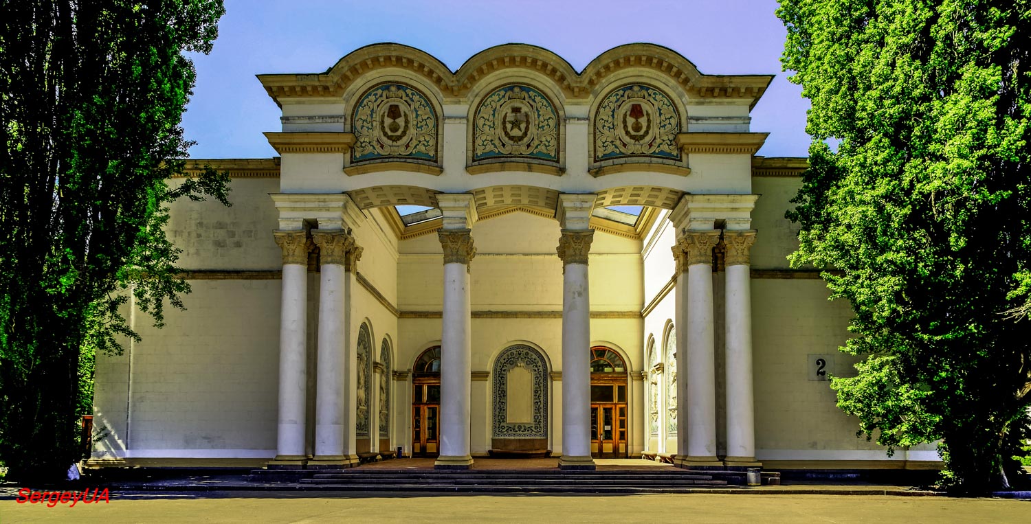 Киев, Проспект Академика Глушкова, 1 корп. 2