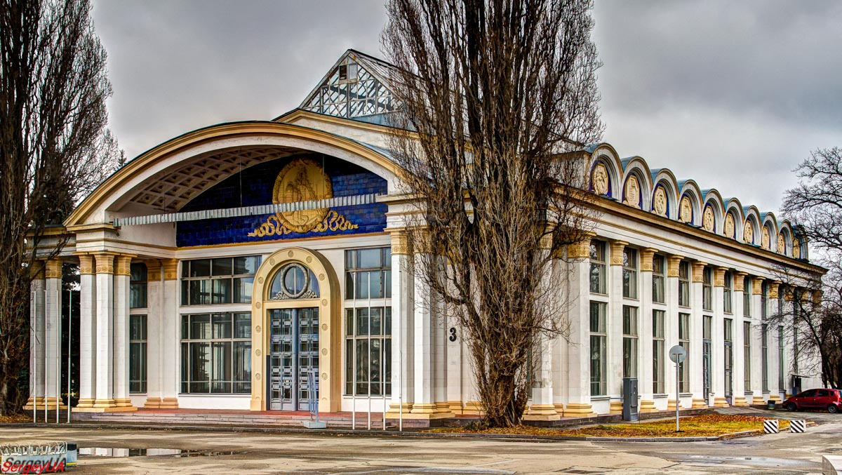 Киев, Проспект Академика Глушкова, 1 корп. 3