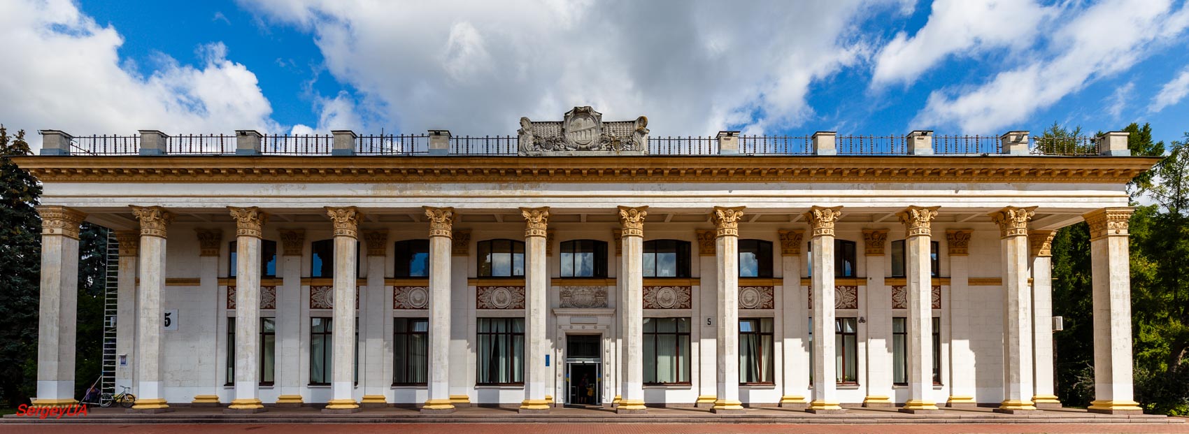 Киев, Проспект Академика Глушкова, 1 корп. 5