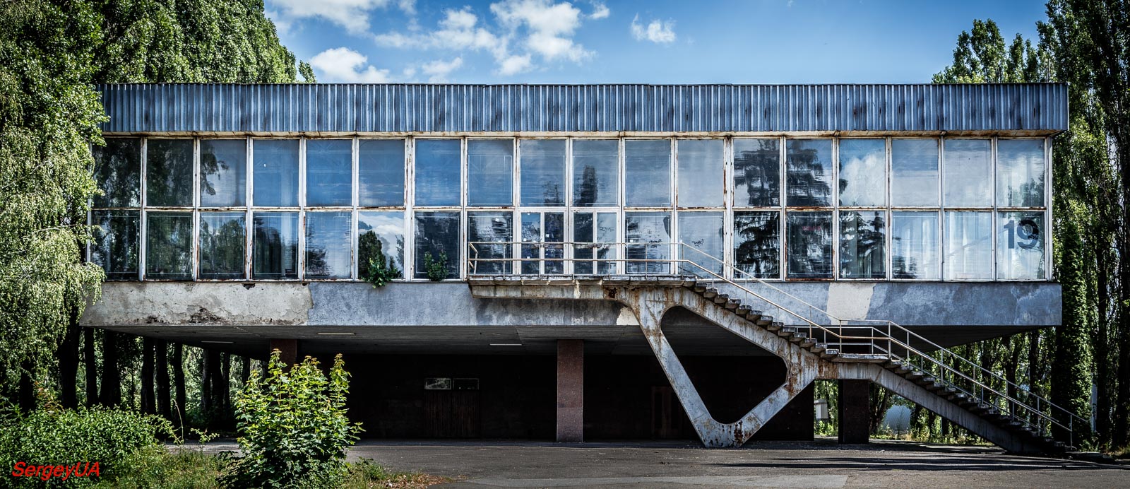 Киев, Проспект Академика Глушкова, 1 корп. 19