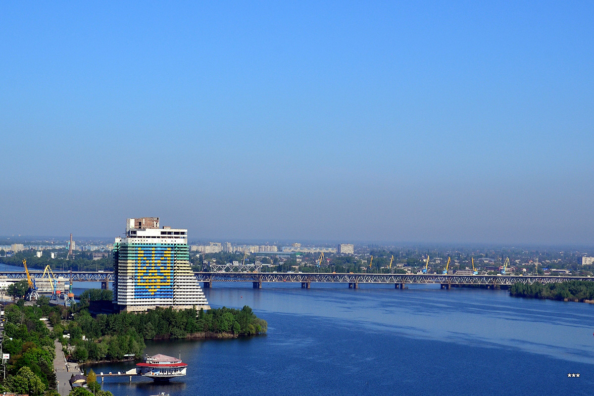 Dnipro, Сичеславская набережная, 7; Сичеславская набережная, 5