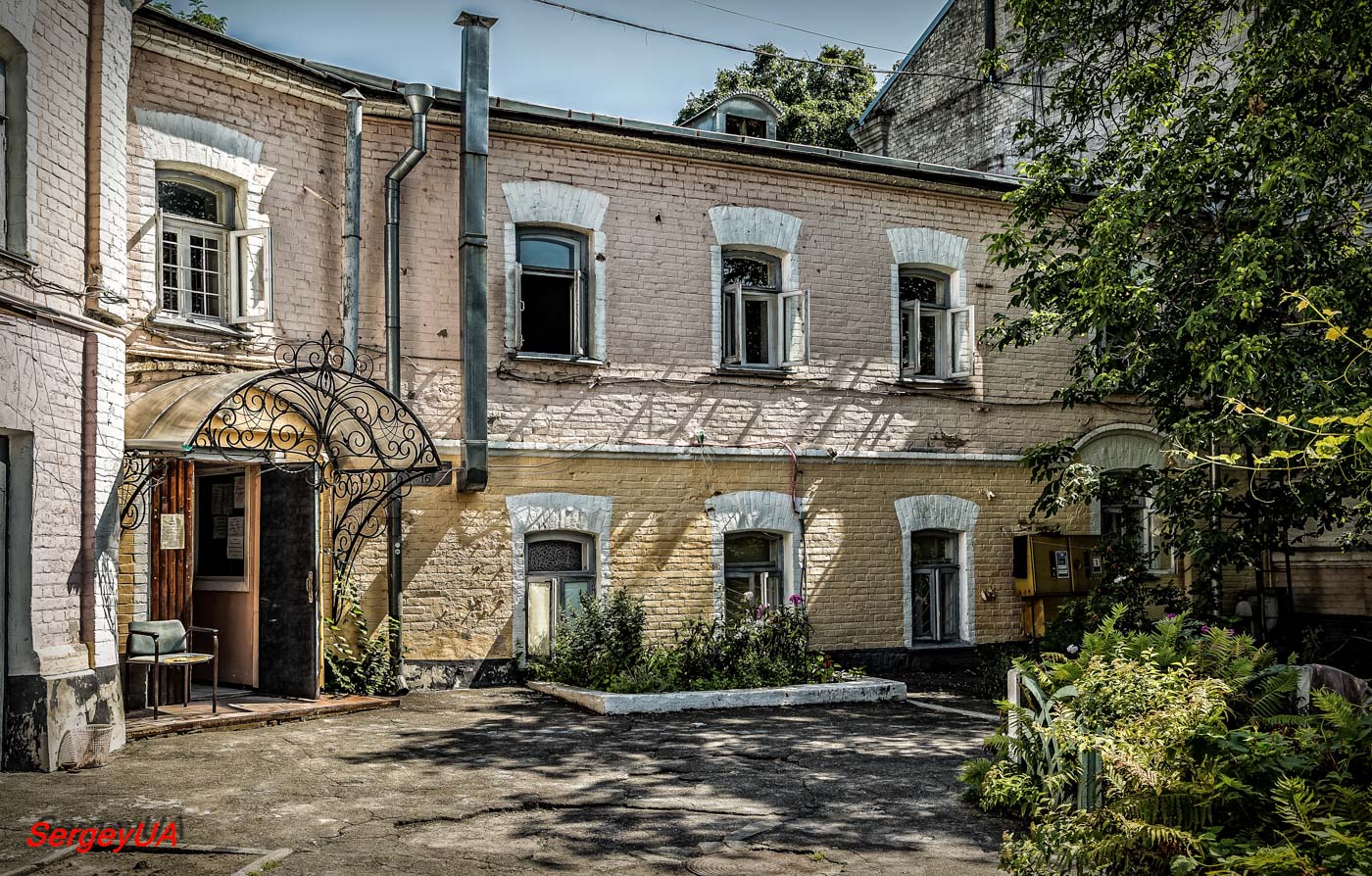 Киев, Лаврская улица, 9 корп. 16