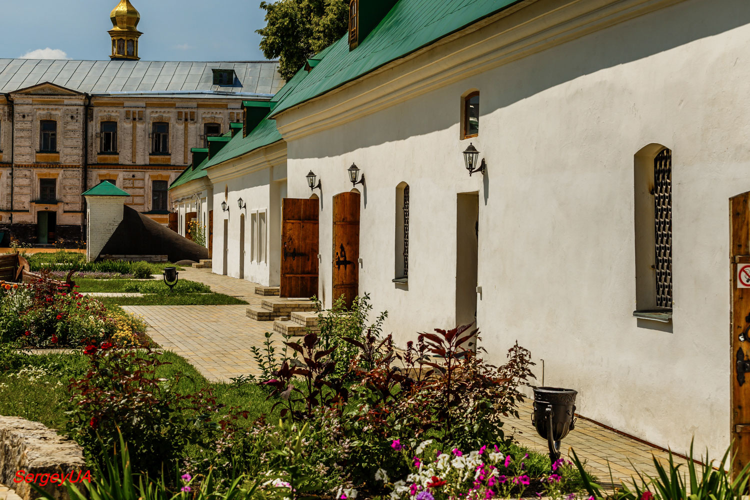 Киев, Лаврская улица, 9 корп. 21