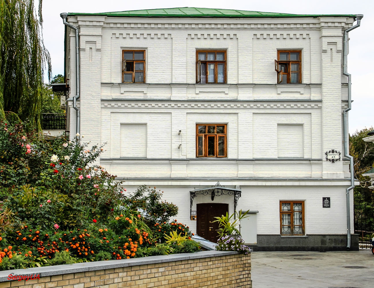Киев, Лаврская улица, 9 корп. 43