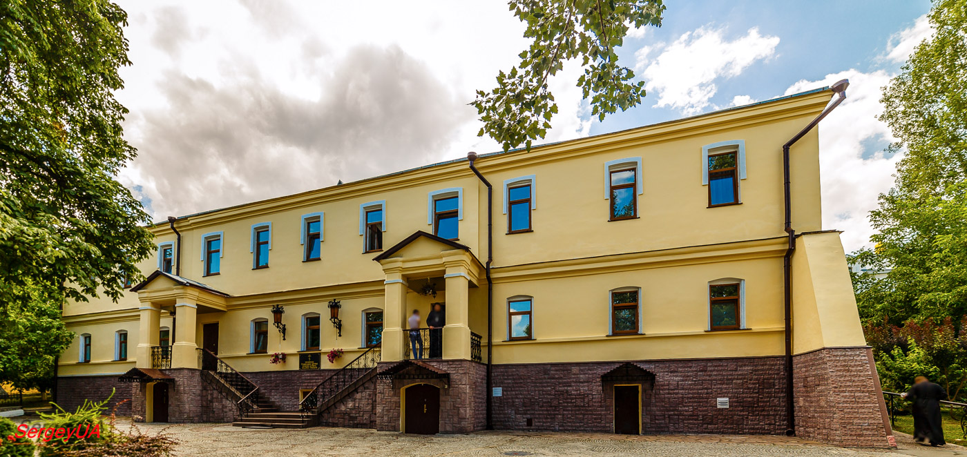 Киев, Лаврская улица, 9 корп. 64