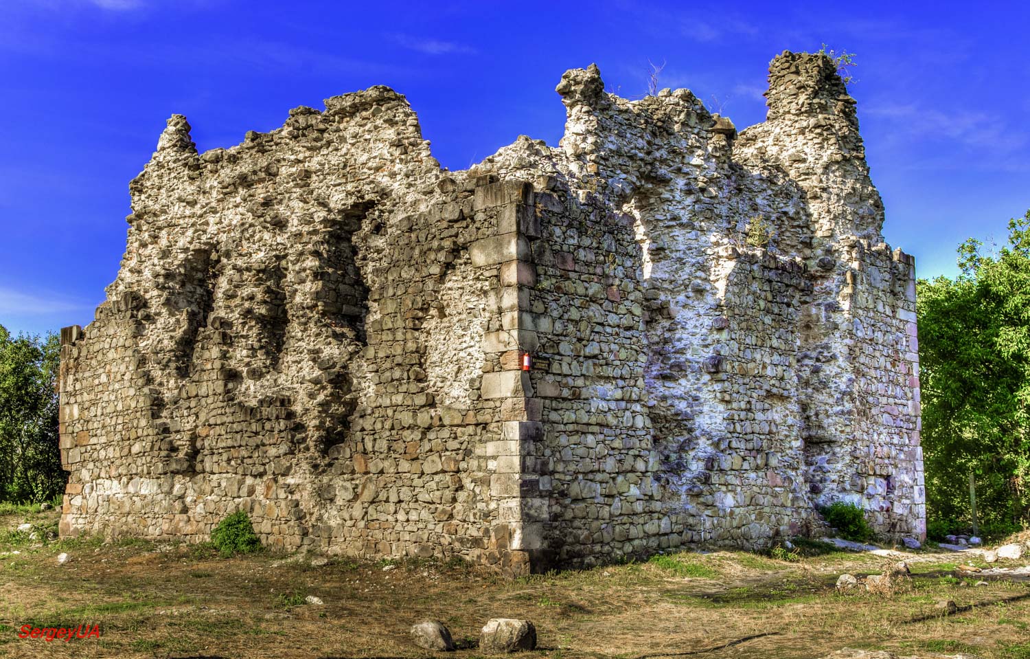 Среднее, Замковая улица