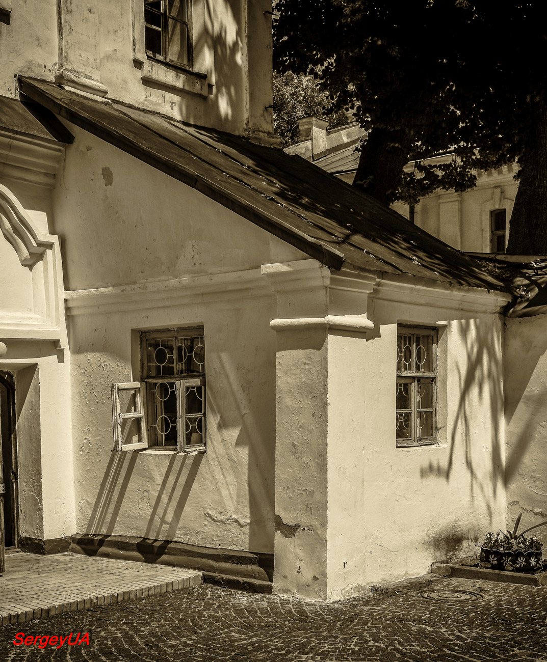 Киев, Лаврская улица, 9 корп. 20