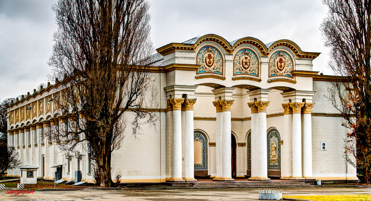 Киев, Проспект Академика Глушкова, 1 корп. 2