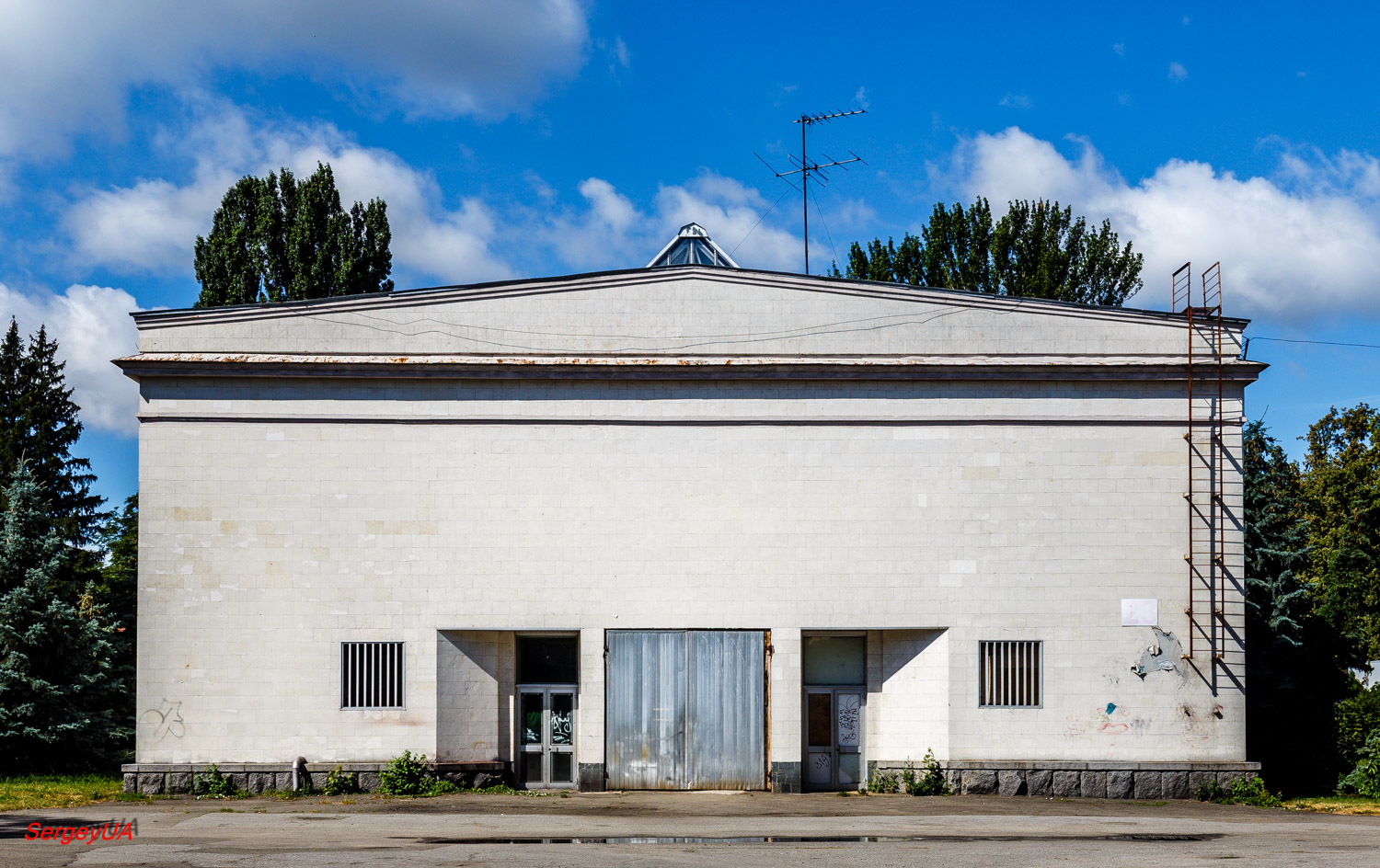 Киев, Проспект Академика Глушкова, 1 корп. 23