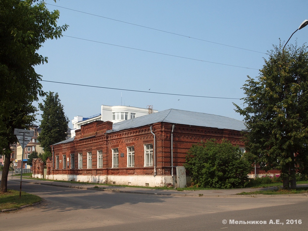 Шуя, Комсомольская площадь, 16