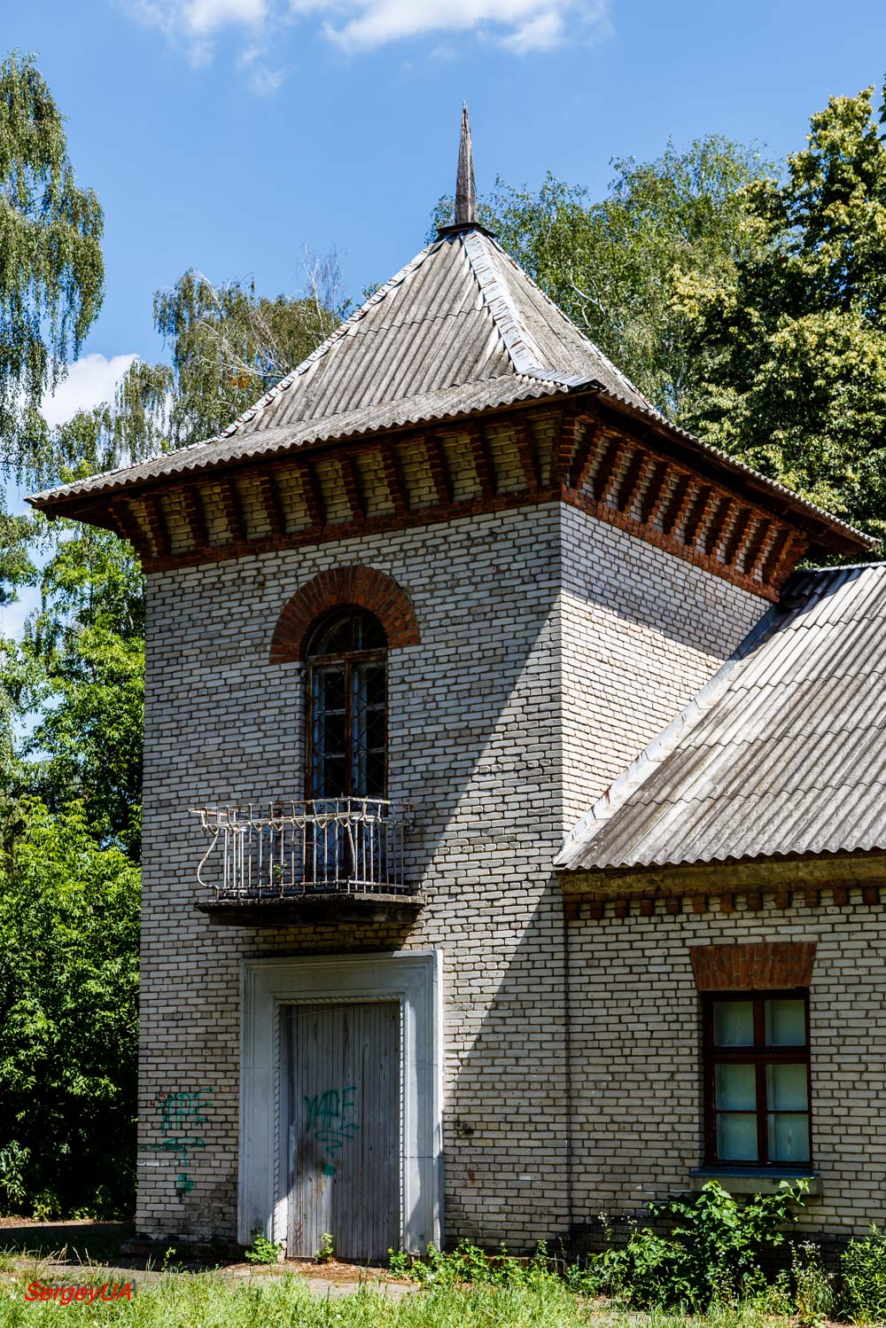 Киев, Проспект Академика Глушкова, 1 корп. 25