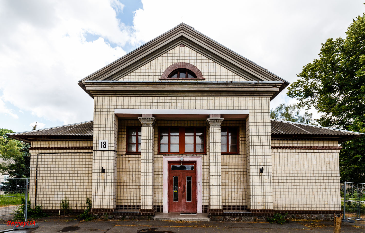 Киев, Проспект Академика Глушкова, 1 корп. 18