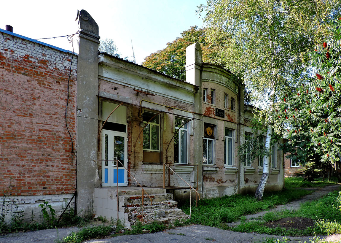 Буды, Улица Фаянсовщиков, 5*