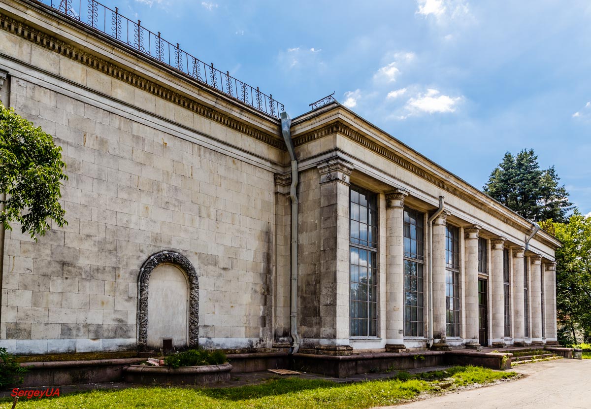 Киев, Проспект Академика Глушкова, 1 корп. 8